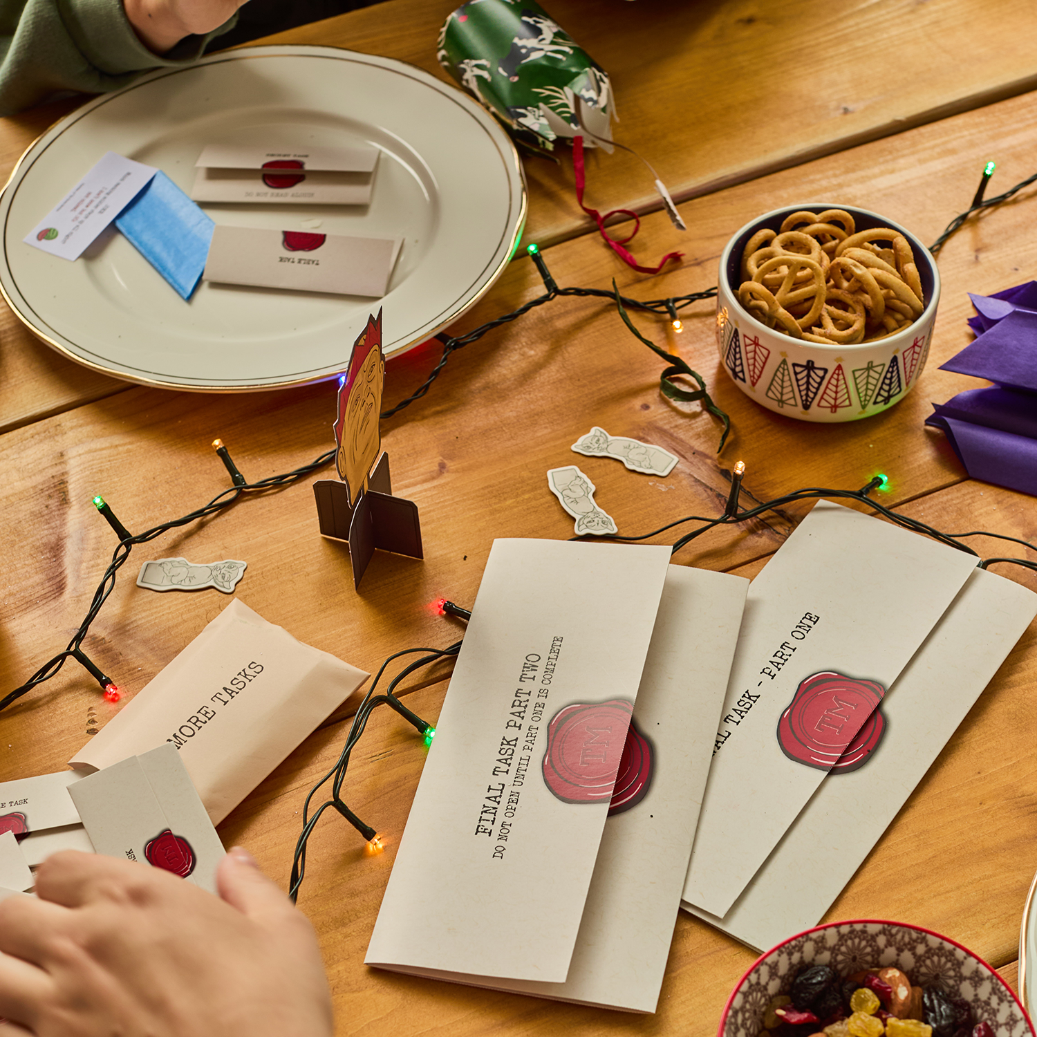 The Taskmaster Christmas Crackers 2025 - Taskmasterstore
